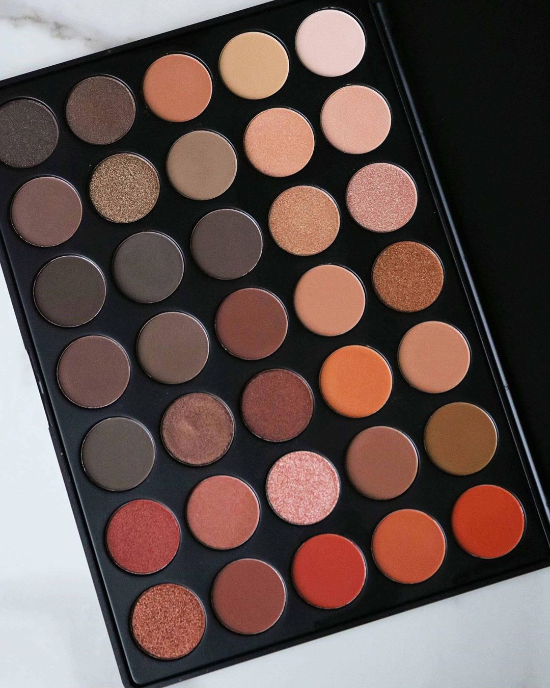 Morphe on X: "💥Grab 50% off our Morphe faves, including our OG 35O Nature  Glow Artistry Palette on https://t.co/Tauaf4i4Wx. 💰💰⁣⁣⁣ ⁣ #morphebabe  Cara (IG:cara_kindlyunspoken) captured all the wearable neutrals shades of  the #