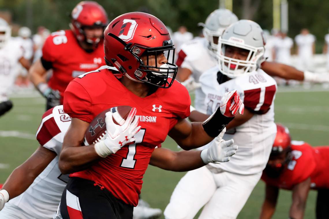 alessandro_dem's tweet photo. Beyond blessed to receive my first division 1 offer to Davidson College! Huge thank you to the staff for this opportunity #WE #CATPACK21 @porter_abell8 @TeamMakasi @LJHSVIKINGFB https://t.co/qbREqrK6OV
