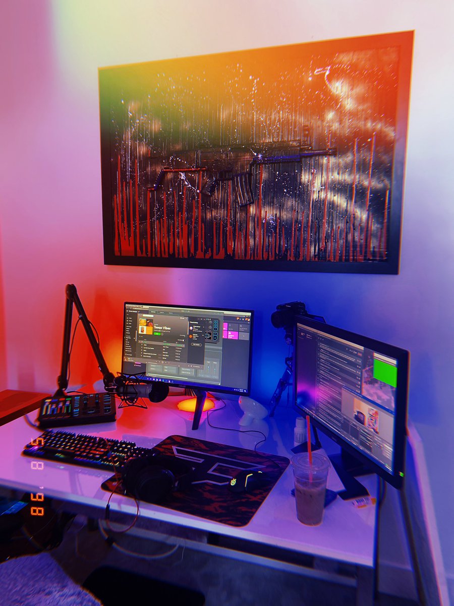 Teeqo's tweet photo. vibes good, you hang want come? 
https://t.co/5vIUJZiAEx https://t.co/IMlxlDQLI5