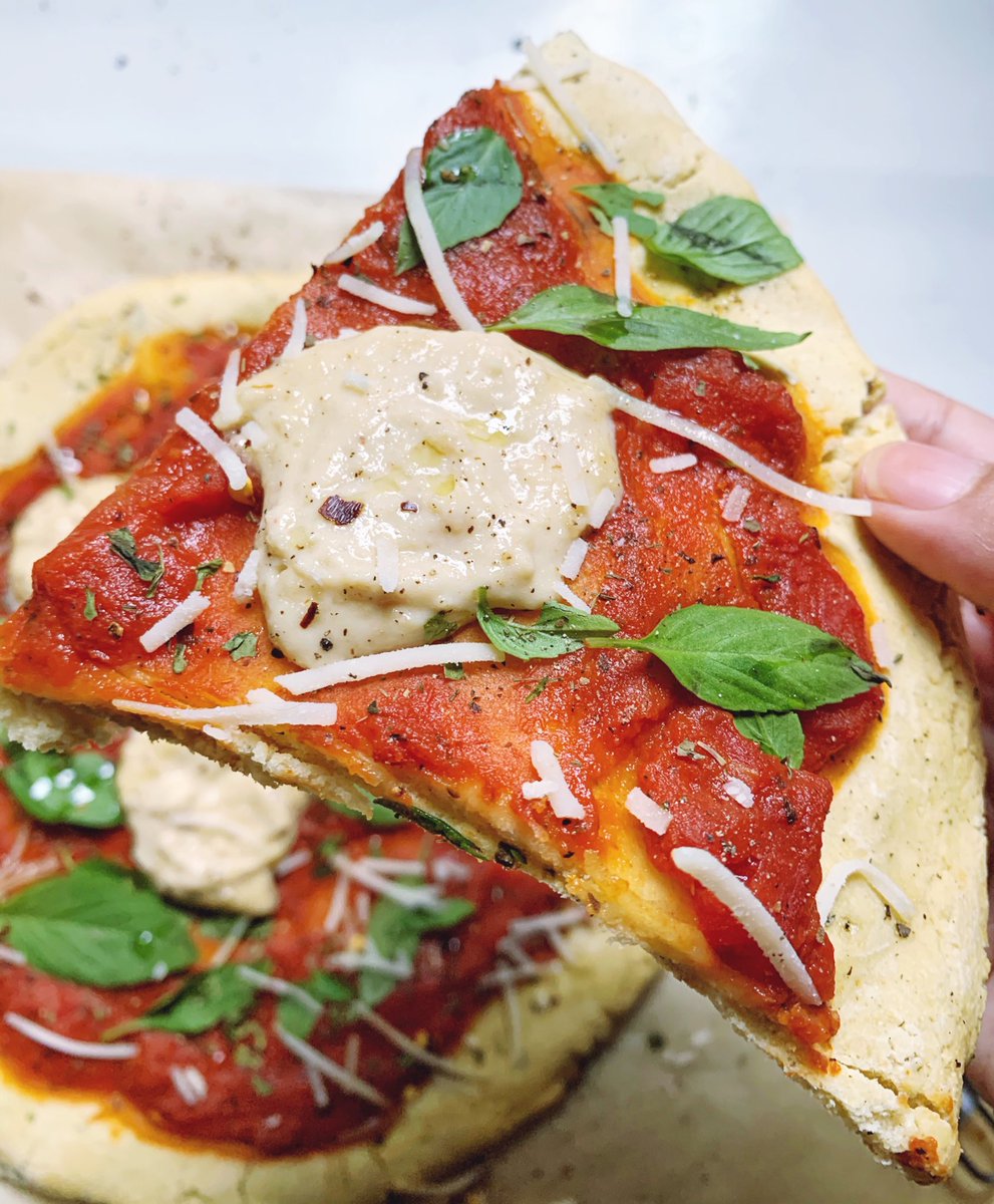 iiiitsandrea's tweet photo. OK it came out insanely good 😍🍕
—dollop of homemade cheese to serve as “mozzarella” 
—sprinkled vegan @GoVeggieFoods parmesan

vegan, gluten free, dairy free 🔥 recipes for both cheese + quick, easy pizza crust on @bettertakeout https://t.co/b4wZyxv1BS