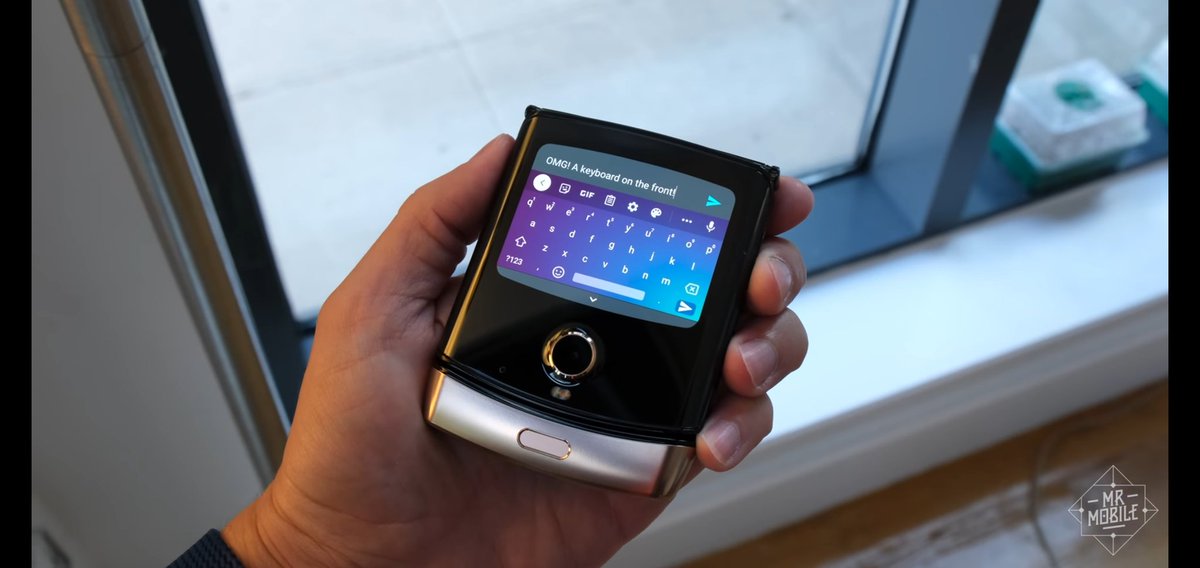 nirh02's tweet image. Hi @futurepaul does the Moto razr now count as an honorary member of the Keyboard in the Front Club?