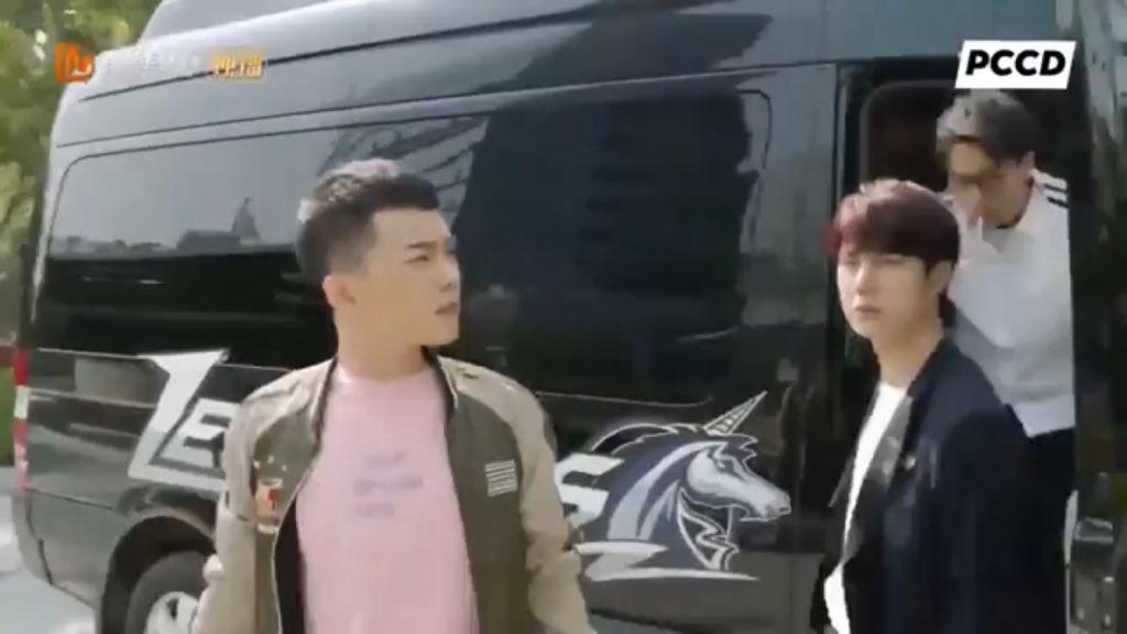 Yi Xuan’s pink shirt rights 