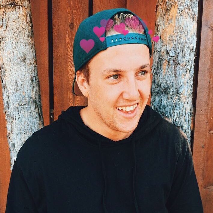 gxlden_kookie's tweet image. Please. Never ever drink and drive. Thank you for all the laughs. #ripcoreylabarrie @coreylabarrie