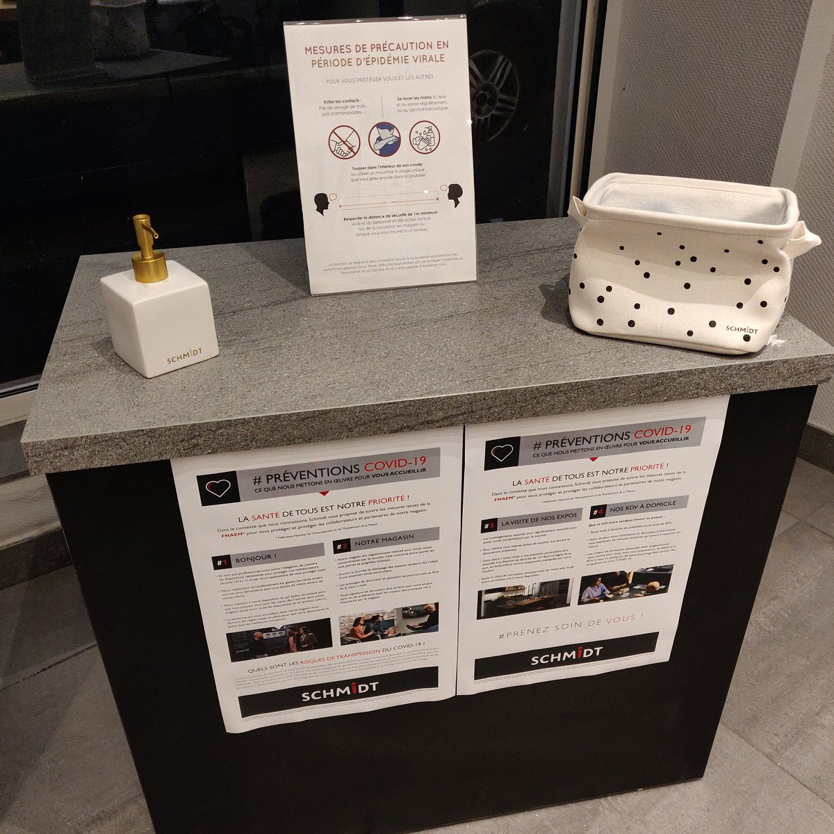 Schmidt_Mars's tweet photo. Aujourd'hui, on vous a préparé un petit meuble à l'entrée pour vous permettre de venir nous voir en toute sérénité ! #schmidt13006 https://t.co/0EUMYyN1j4