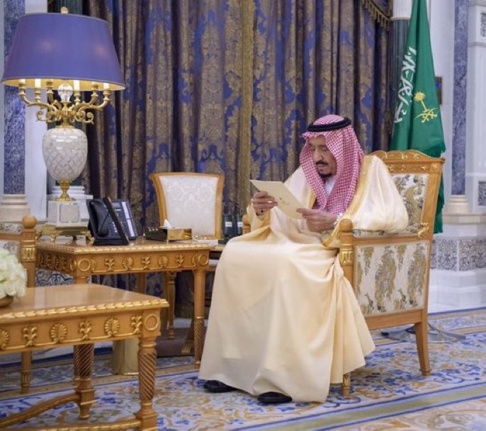 saudayedalharr1's tweet photo. هذا الوطن مافيه مثله بالاوطان

حقه علينا دايمٍ نفتخر فيه

دار المكارم والمعزه والاحسان

برواحنا واموالنا دوم نفديه

واللي حكم به والد الشعب سلمان

جعل الولي من كل مكروه يحميه

ذخرٍ لنا طول الليالي والازمان

نفخر بذكره كل  ماحل  طاريه

#سعود_عايد_العلوي_الحربي https://t.co/Zy9oljBl0I