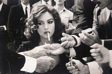 dreamgirlism's tweet photo. femme fatale https://t.co/mXaans3LcS