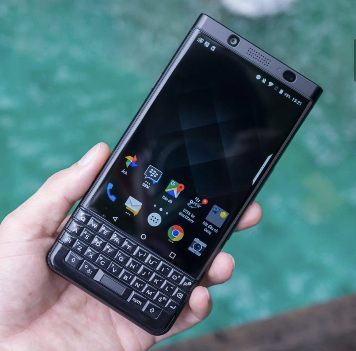 GoTalkUSA's tweet photo. Drop us a 🖤 if you loved your #BlackBerryKey1 Black Edition. #bbkeyone #keyone #blackberrykeyone #bbm #blackberrykey2 #key1 #key2 #blackberrymobile https://t.co/YymaaVXaFW
