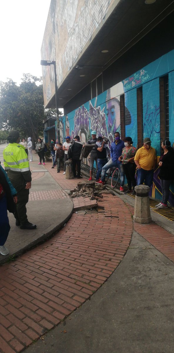 BicitaxisB's tweet photo. #elhambrenodaespera
Hoy nueva mente se cumple un sueño de poder ayudar al más necesitado mil gracias a todos los que hacen pocible que esto suceda https://t.co/ht0PaMN0ZB