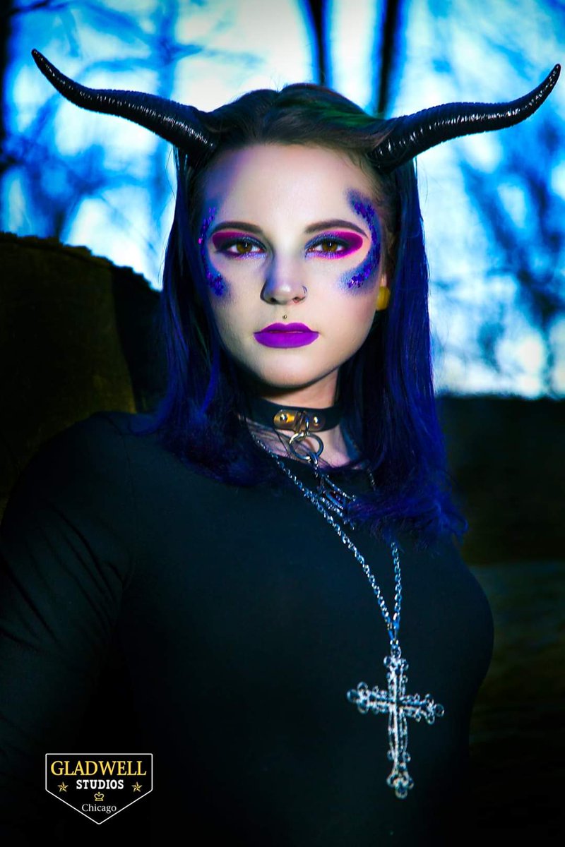 GladwellStudios's tweet photo. Gladwell Studio Concept Test Shoot

Model:  Lexi Maye
MUA:  Lexi Maye
Photography: Chuck Gladwell, Gladwell Studios
Assist:  Alexis Schleer

#fashionphotography #fashionmodel #fashion #photography #chuckgladwell #gladwellstudios #vintage #vintagefashion #palegirlpride #gothic https://t.co/WTKPzU9KEP