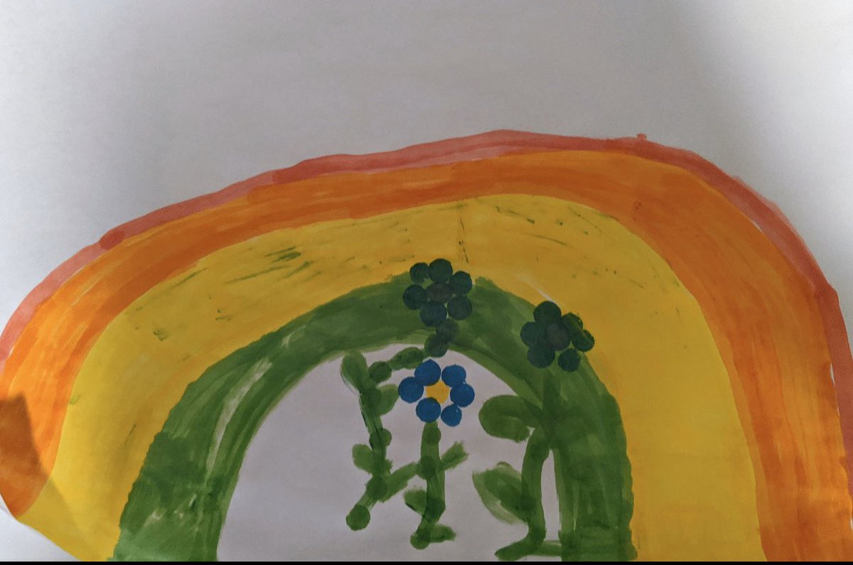 Ledgeview_Lib's tweet image. Lauren drew a picture of what makes her happy in May after listening to the kindergarten read-aloud!! Great job Lauren!  @KristenCottrel5 @AngelaWojtecki #SocialDistancing #NordoniaRocks #ledgeviewlibrary