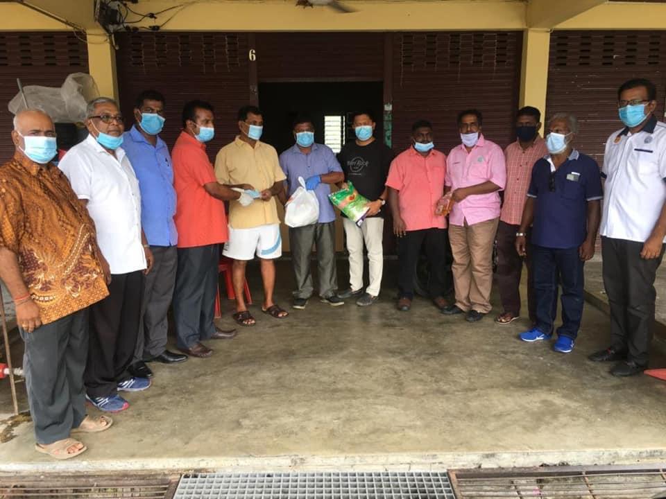 MIC_Malaysia's tweet photo. Sumbangan perubatan dan barangan makanan kepada keluarga Pengerusi MIC Cawangan Taman Kenanga En.S.Kesavan oleh MIC Bahagian Kulim Bandar Baharu.
#MICNews #MICKedah https://t.co/aCRKnp3PXv