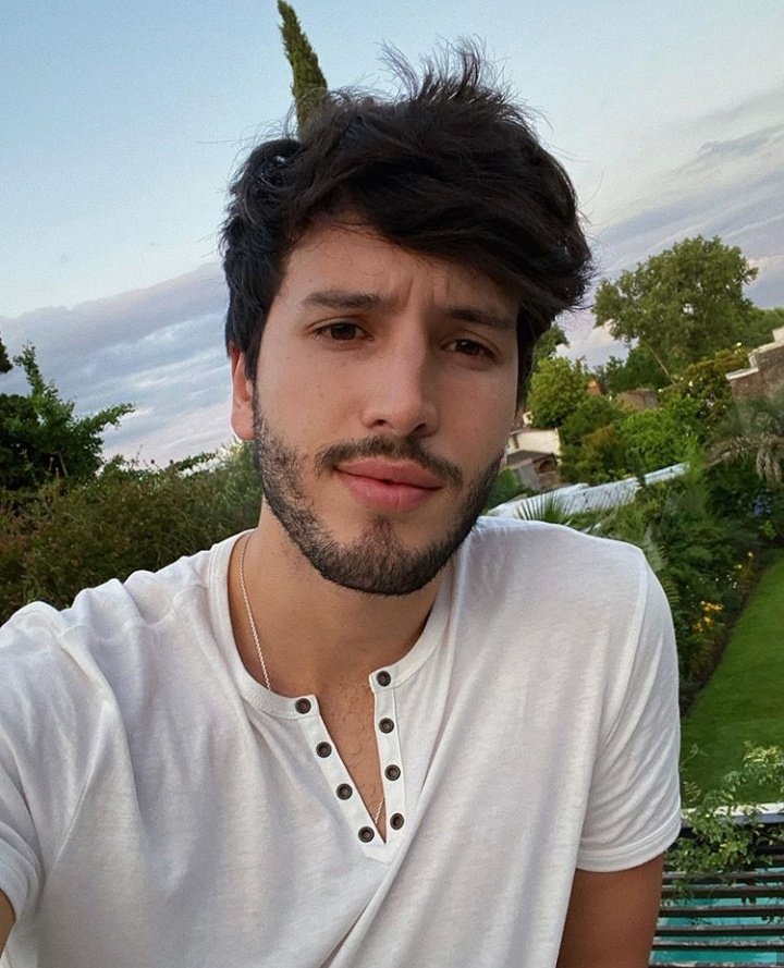 LxtinoGang's tweet photo. Sebastian Yatra y Danna Paola han registrado una canción en conjunto titulada “No Bailes Sola”. Ansiosos para este tema? https://t.co/9PjfSb5EGp