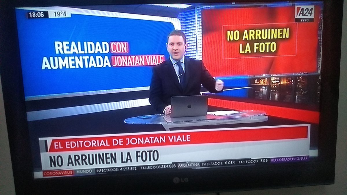 RodradePeronia's tweet photo. El pelotudo de @JonatanViale habla de no fomentar la grieta

Bueno revisa tu operetas tarado https://t.co/Zq1V2M67Go