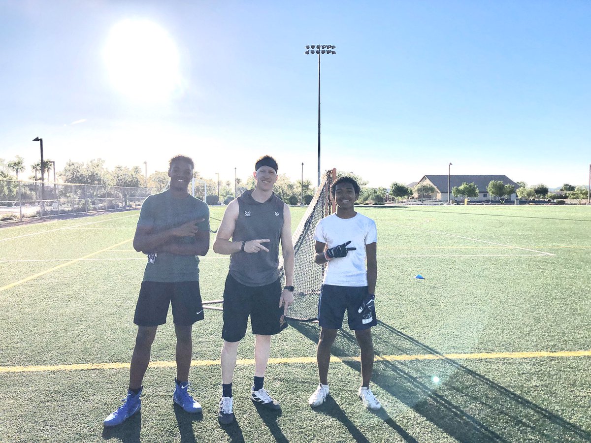 AirShowWRSkills's tweet photo. Last work day in Vegas for a few weeks was a good one! 
Finished with a bang! It was a fun one today 🏈🛫

@LVCen10Football and @aggiefootball05 WR’s got better today! 🙌🏼

#AIRSHOWFBALL #MASTERTECHNICANS https://t.co/faRcPBaHc7