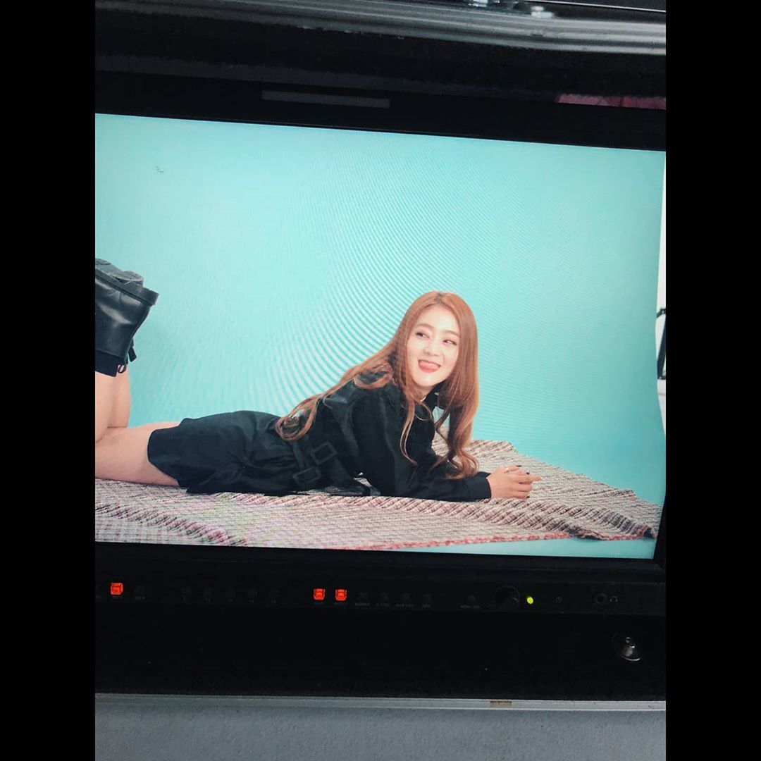 gidlecolombia's tweet photo. [ TRAD ]
#Minnie Luv U✌🏻
#2YEARSWITHGIDLE

Gracias y Te amo querida NeverNever 

https://t.co/kUuKDsSYNt

#민니  #GIDLE #G_I_DLE https://t.co/IAG4t8ty4x