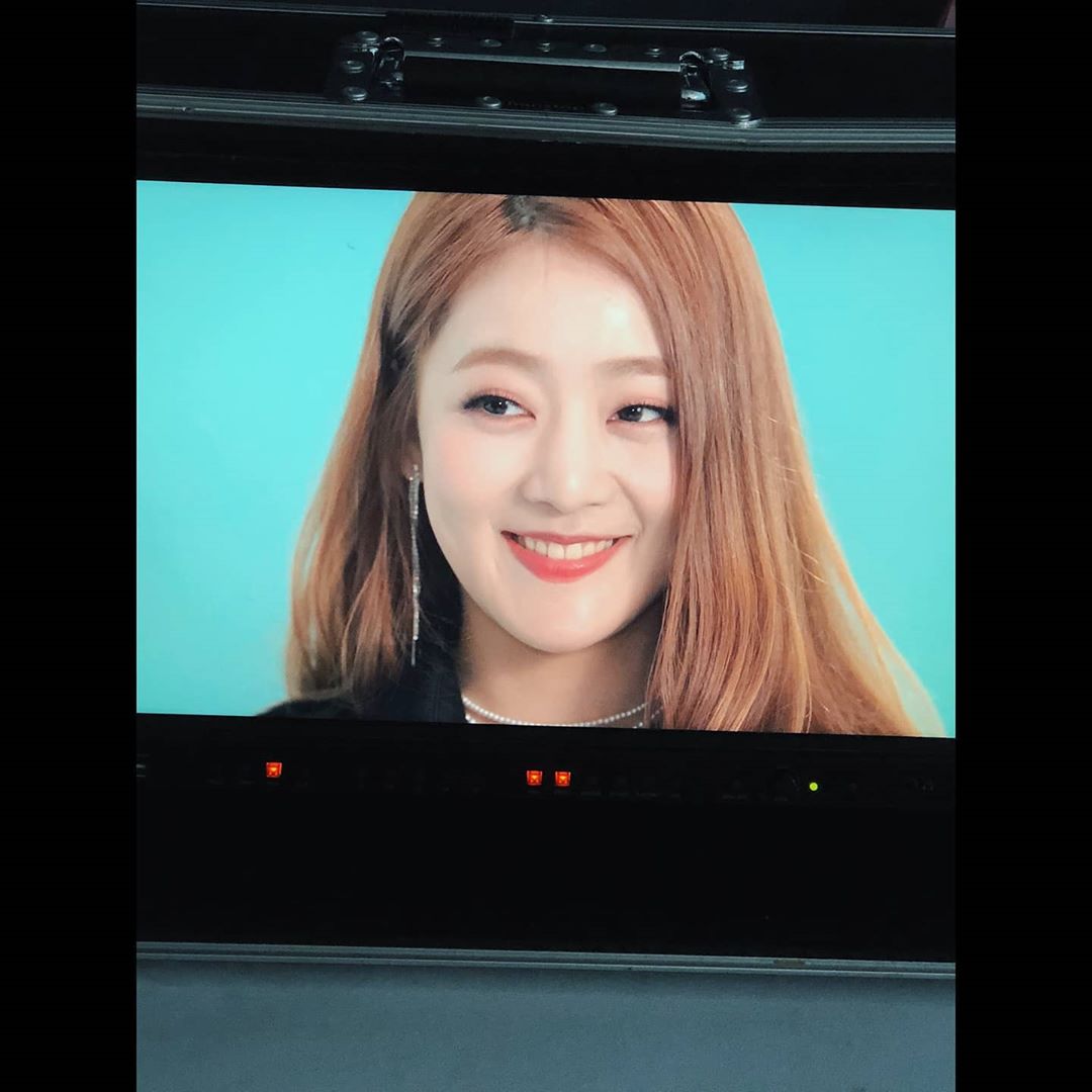 gidlecolombia's tweet photo. [ TRAD ]
#Minnie Luv U✌🏻
#2YEARSWITHGIDLE

Gracias y Te amo querida NeverNever 

https://t.co/kUuKDsSYNt

#민니  #GIDLE #G_I_DLE https://t.co/IAG4t8ty4x