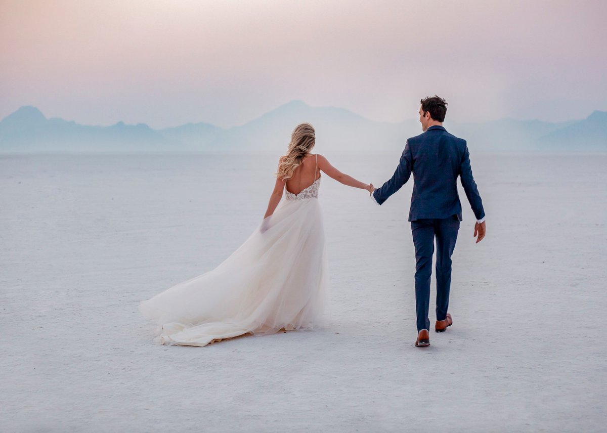 daymade_io's tweet photo. ✨✨✨Picture this:✨✨✨ 
Walking off into the sunset with your forever love by your side. We can’t wait to help you make it all happen! 🥰

#EHVendorLove: photo by Anja Jensen Photography
#eventhollow #luxuryweddingphotographer #wedding #engaged https://t.co/zLnFYN3vt4