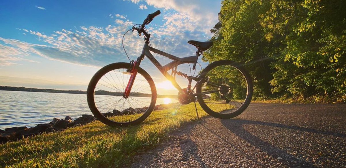 RGreenwayApp's tweet photo. Monday goals 💚 tag your bike bestie #lakecrabtreecountypark 
#bikesbeforelikes #carync #morrisvillenc #raleighgreenspace @TOC_Fun @Morrisville_NC @VisitNC 

https://t.co/CxuYEeICsf https://t.co/xyJkDWYTCD