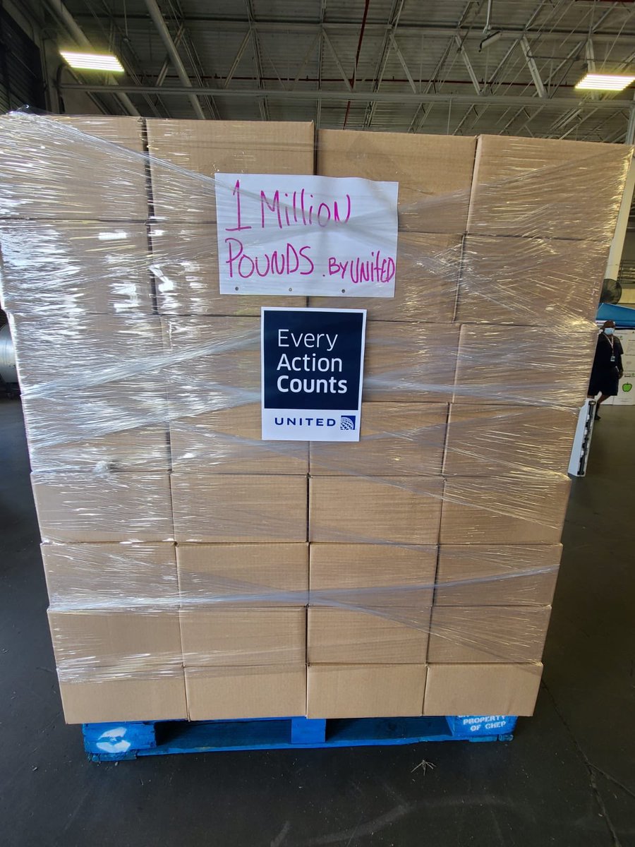 jaimemaury1's tweet photo. United we stand with the Houston Community. United Houston completes packaging 1 million pounds of food for@our community in need in partnership with the Houston Food Bank. Congratulations team IAH. https://t.co/fSsP3MG8d9