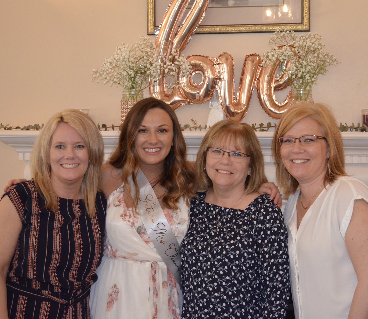 MrsMForry's tweet photo. Love to these ladies (and so many others I couldn’t even begin to depict here) on “Important Women in Your Life Day!”  #NEvirtualspiritday #bobcatproud @MWfirstgrade https://t.co/BXFu8kCY7J