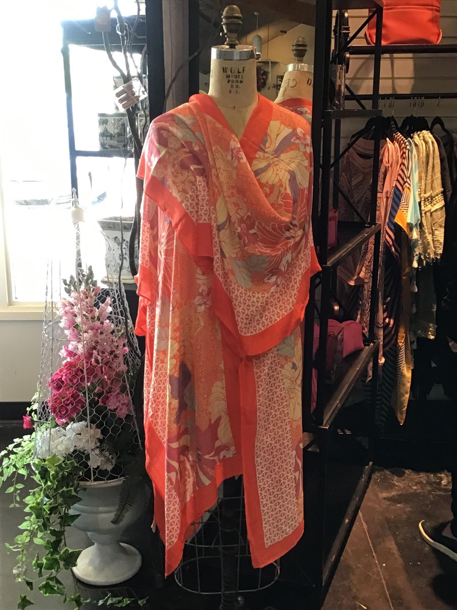 ViaLidoDrugs's tweet photo. Life's too short to wear boring clothes! Our store has just received some beautiful new merchandise. Everything from summer cover ups to casual daily tops. Stop by and check them out. They are perfect for the hot weather that is coming. https://t.co/tOoTRSysEt