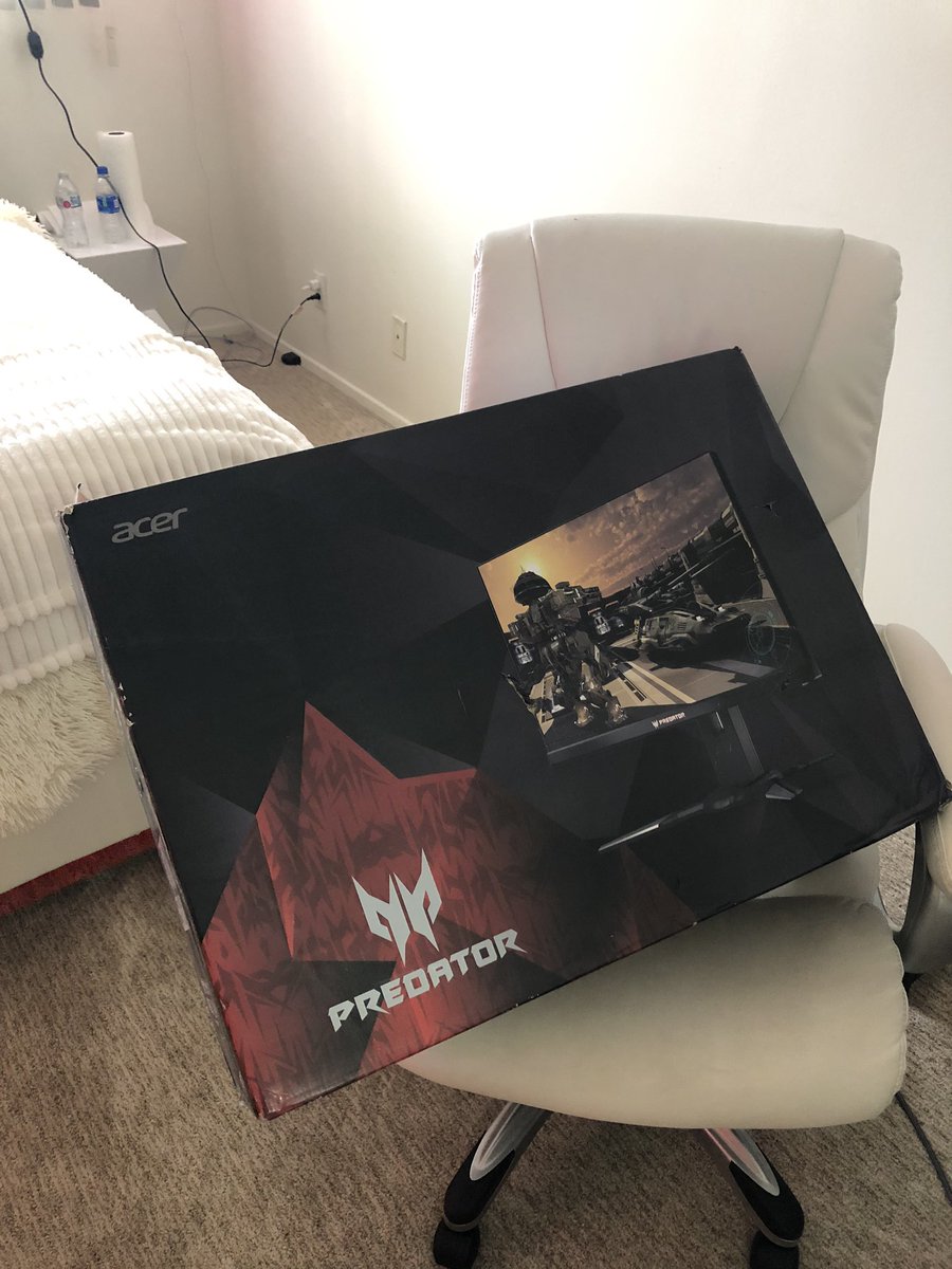Viperous's tweet photo. One of my subs bought me this 240hz predator monitor. WHAT THE FUCK https://t.co/kcxjovpZez