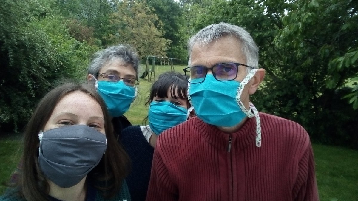 LeSourn56's tweet photo. "Grand merci aux bénévoles pour la fabrication des masques". #DeconfinementProgressif #StopCovid19 #LeSourn https://t.co/nIOLDqOFva