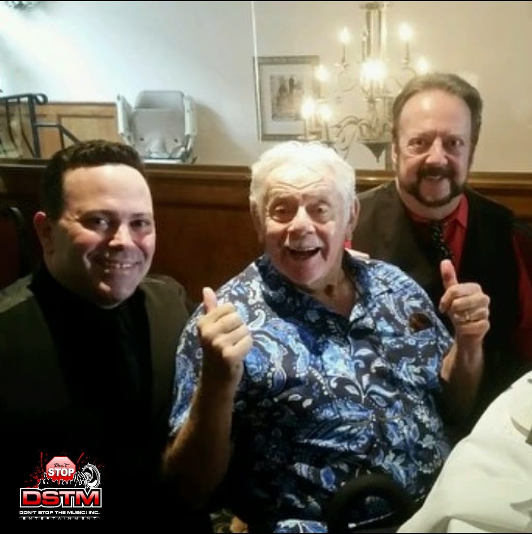 DSTMDJ's tweet photo. Had the opportunity to meet Jerry Stiller at an event about 6 years ago ... He was a truly nice man and only too happy to speak with us. They don't make them like this anymore ... Comedic genius !!! RIP Jerry ... May God Bless You. 🙏❤🙏🙁 #JERRYSTILLER https://t.co/SQaaKOVfEt