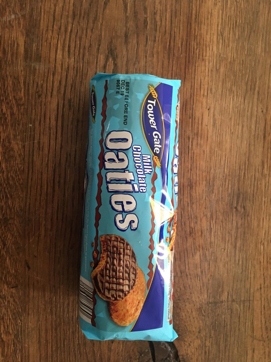 JamesDJ1989's tweet photo. @bushontheradio @RichieFirth @absoluteradio @RichmondFoods These from @LidlGB. I think they're around 40p a packet rather than over a quid for Hobnobs. 
#CheaperIsBetter https://t.co/Re9KB853uU