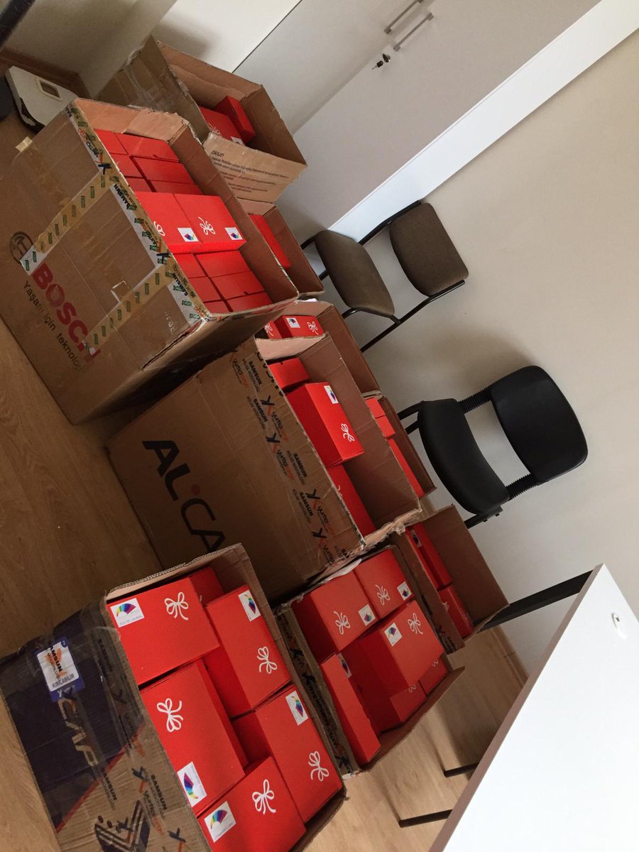 Plaketlerimizin kutularda değil 
Ellerimizde  durması daha güzel olacaktır <a href="/HuseynKaraman/">Prof. Dr. Hüseyin KARAMAN</a> <a href="/aidemir/">Prof. Dr. Ahmet ishak Demir</a> <a href="/salihsabriyavuz/">Salih Sabri Yavuz🇹🇷</a> <a href="/yekta_sarac/">Prof. Dr. M. A. Yekta Saraç</a> <a href="/mehmetsamilbas/">Mehmet Şamil</a> <a href="/suleymanturan61/">Süleyman Turan</a>