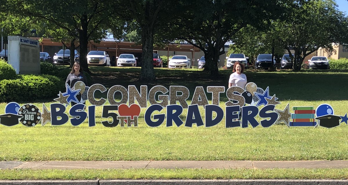 We are loving the pictures of the kids at the 5th grade sign at Big Shanty.  Keep posting them but remember to keep your social distancing. 
We miss you!!! #happyatbsi <a href="/PrincipalDrK/">Kelly Luscre</a> <a href="/Eagles_BSI/">Big Shanty Intermediate</a>