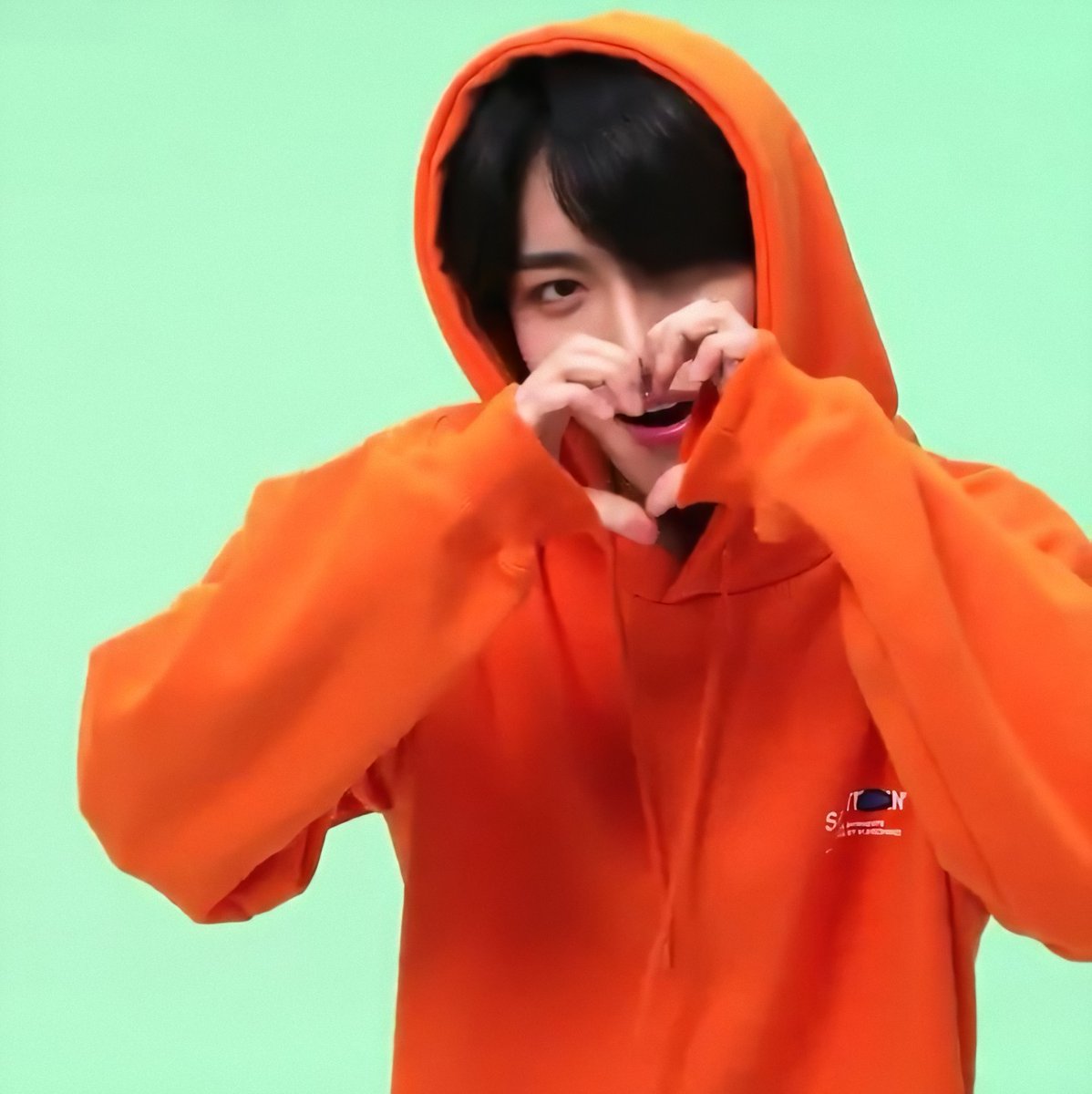 seonghwa in orange ♡