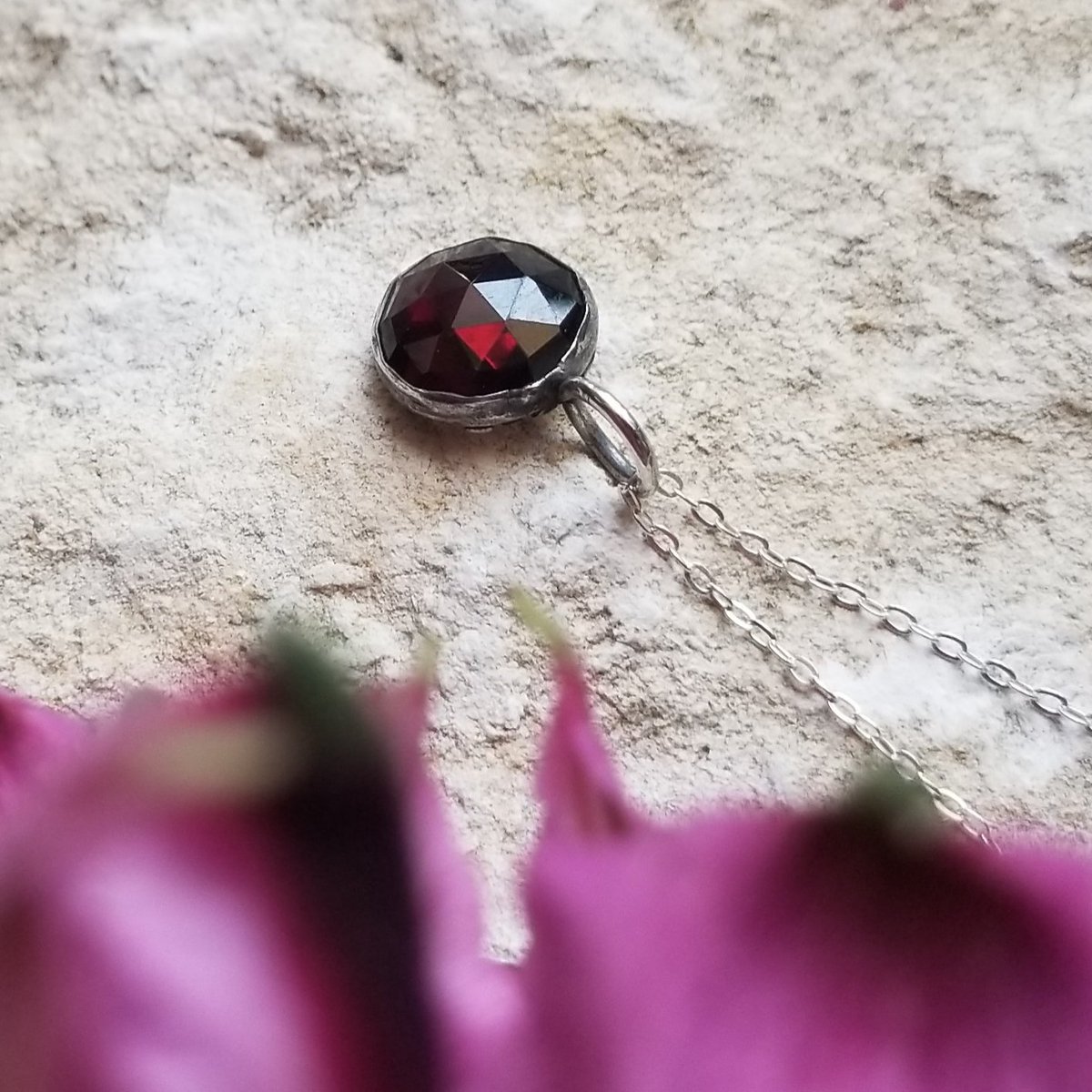 BLaceJewelry's tweet photo. This garnet- so vibrant and flashy! ❤ 
I added some pieces to my website last night. These are pieces you may have seen me share before (were available at local shops), but are now available. 
https://t.co/lzfVn6Dzjl 

#jewelry #jewelrydesigner #ArtistOnTwitter #shopsmall https://t.co/BeLmUB6EVO