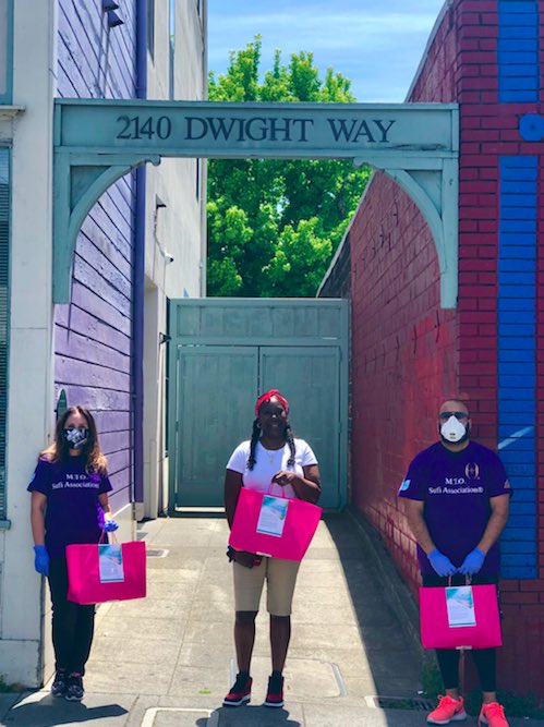 MTOShahmaghsoud's tweet photo. #MTOShahmaghsoudi #Berkeley donated 76 masks to the @BerkeleyFood and Housing Project. These #masks will aid and support 76 front-line health workers. To provide relief from the stress and anxiety brought on by the #Covid19 https://t.co/YKFw2eDnx2