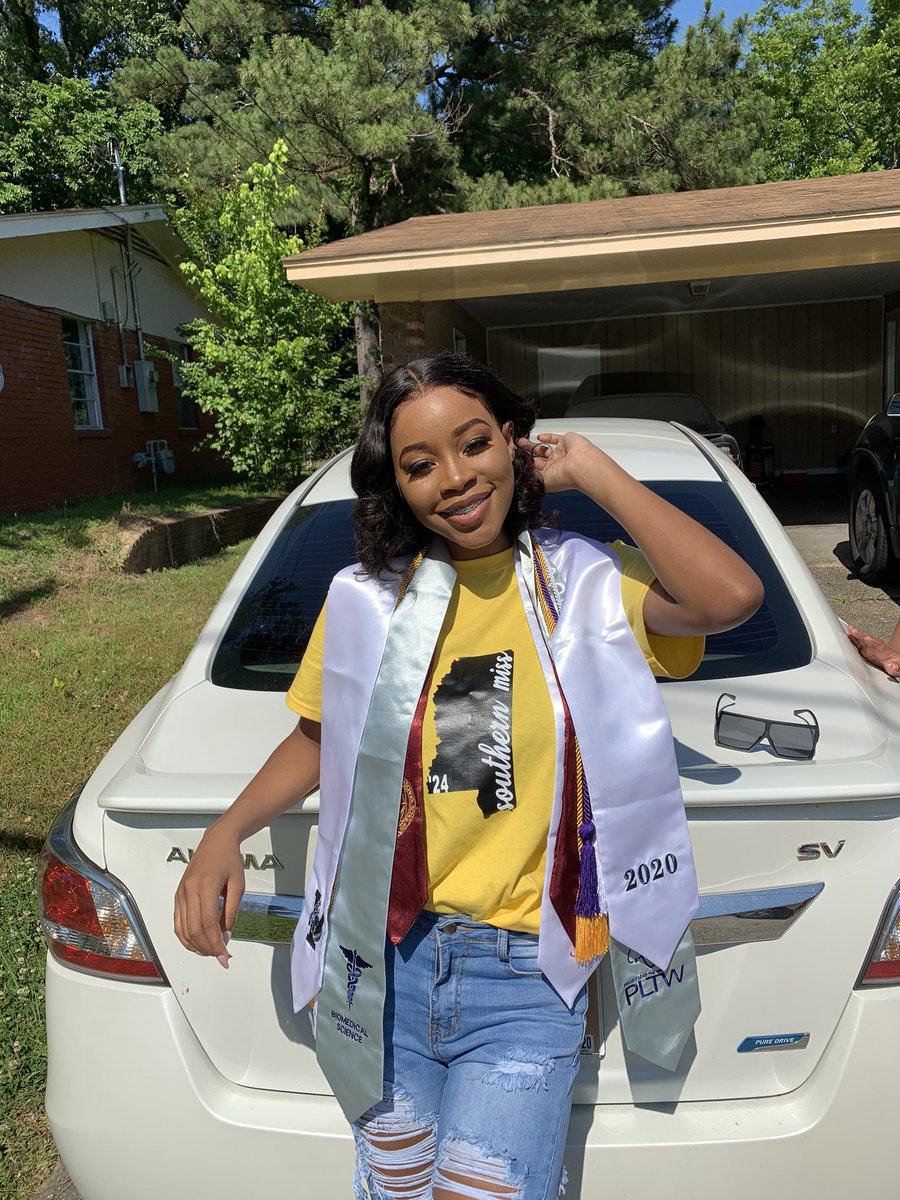 jomesharochelle's tweet photo. im going to the top so its only right if i go to Southern miss 🦅💛. #vhsalumni #usm24 https://t.co/ibaGb6dIbc