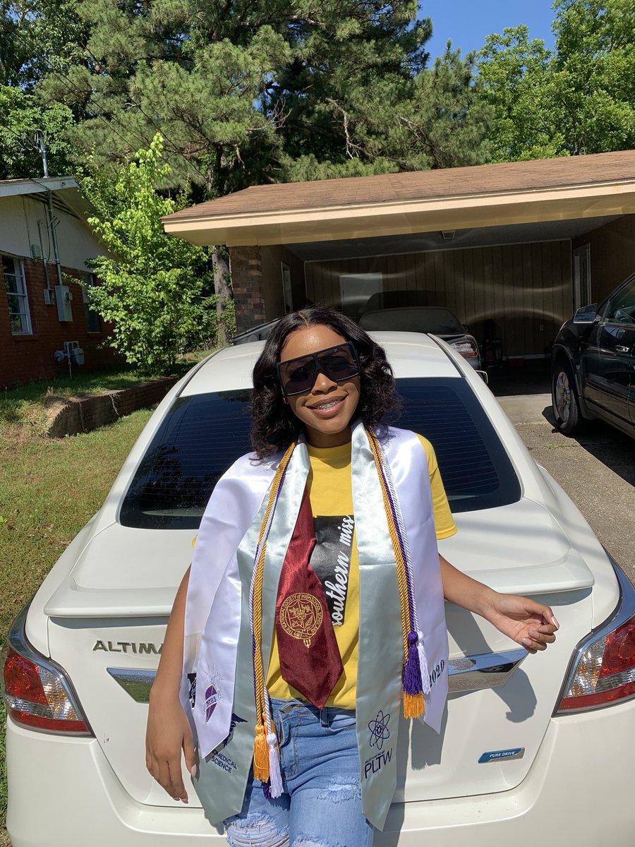 jomesharochelle's tweet photo. im going to the top so its only right if i go to Southern miss 🦅💛. #vhsalumni #usm24 https://t.co/ibaGb6dIbc