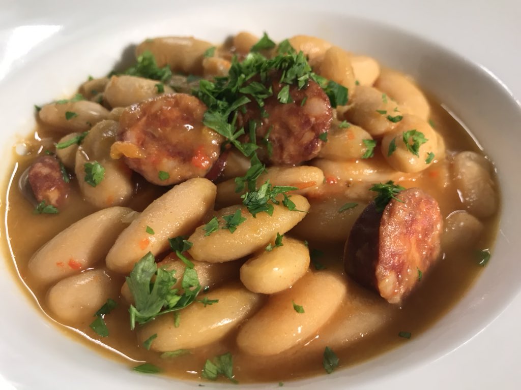 Molin_Pedrera's tweet photo. Unes Fabes suaves con chorizu y de postre un Flan Sella tipo k-2 Senior para mañana martes en nuestra #comidaadomiciliocangasdeonis y en #comidaparallevarcangasdeonis gracias a @ineedcangasdeonis platos hechos con cariño por #restauranteelmolindelapedrera en #cangasdeonis https://t.co/Edg6pALRoO