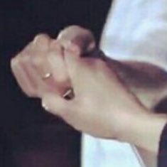 thread of taejin holding hands in various ways 