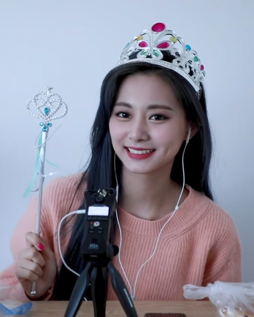 NORMAN_BROYT's tweet photo. TWICE  Tzuyu  チョウ・ツウィ
周子瑜  쯔위  200330  V LIVE

#쯔위 #ツウィ #子瑜 #Tzuyu
#TWICE     #트와이스 https://t.co/onrTsCg8b1