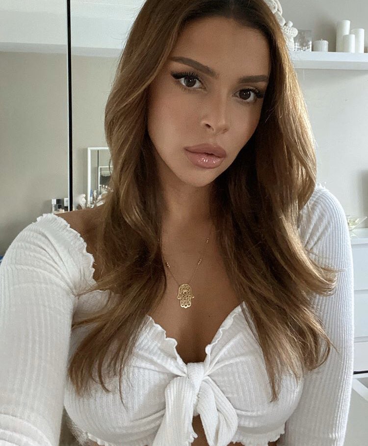 menabaddys's tweet photo. Finnish 🇫🇮 &amp; Moroccan 🇲🇦 | ig: @sarachafak https://t.co/dRc9TbKmob