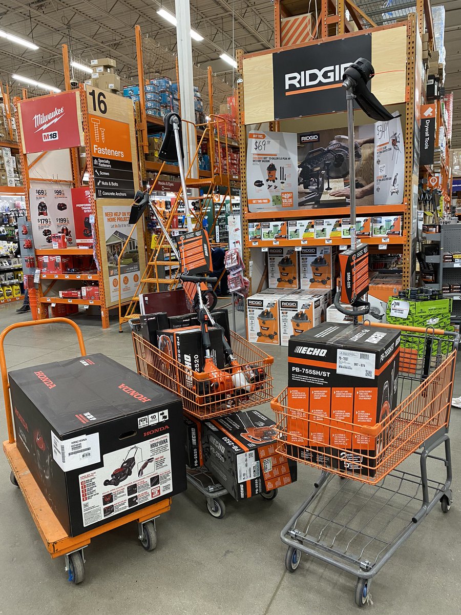 Pit stop at 2807!! $4000! Not on our watch props to myself and new cashier Ilyas💪🏻💪🏻💪🏻💪🏻 <a href="/CaseyThd/">THDCasey</a> <a href="/TheSuzetteJ/">Suzette Johnson</a> <a href="/BoxbergerEric/">Eric Boxberger</a> <a href="/Taylor_Flem/">Taylor Fleming</a> <a href="/1rawone/">Raffee wright</a> <a href="/belford_melissa/">Melissa Beth Belford</a> @KevinMasseyTHD