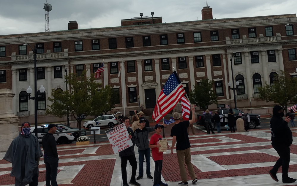 riteaparty's tweet image. Images from the #ReOpenRI rally May 11th, 2020 - Rhode Island State House drudgereportri.com/images-from-th… via @DrudgeReportRI

#RI #RhodeIsland #RhodyTwitter #RIpoli