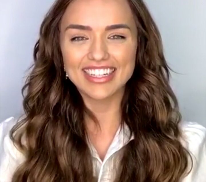 apegodarafa's tweet photo. O sorriso dela na live,que coisa mais linda. 💜🖇 https://t.co/whIiE61auo