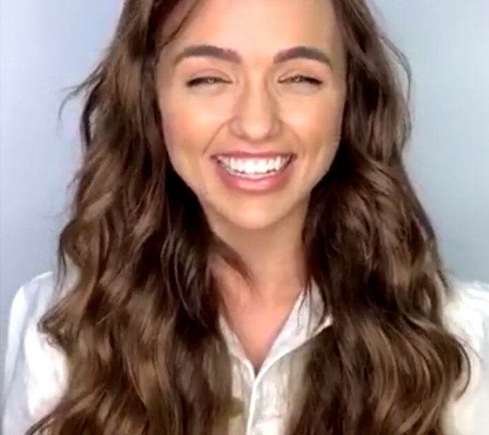 apegodarafa's tweet photo. O sorriso dela na live,que coisa mais linda. 💜🖇 https://t.co/whIiE61auo