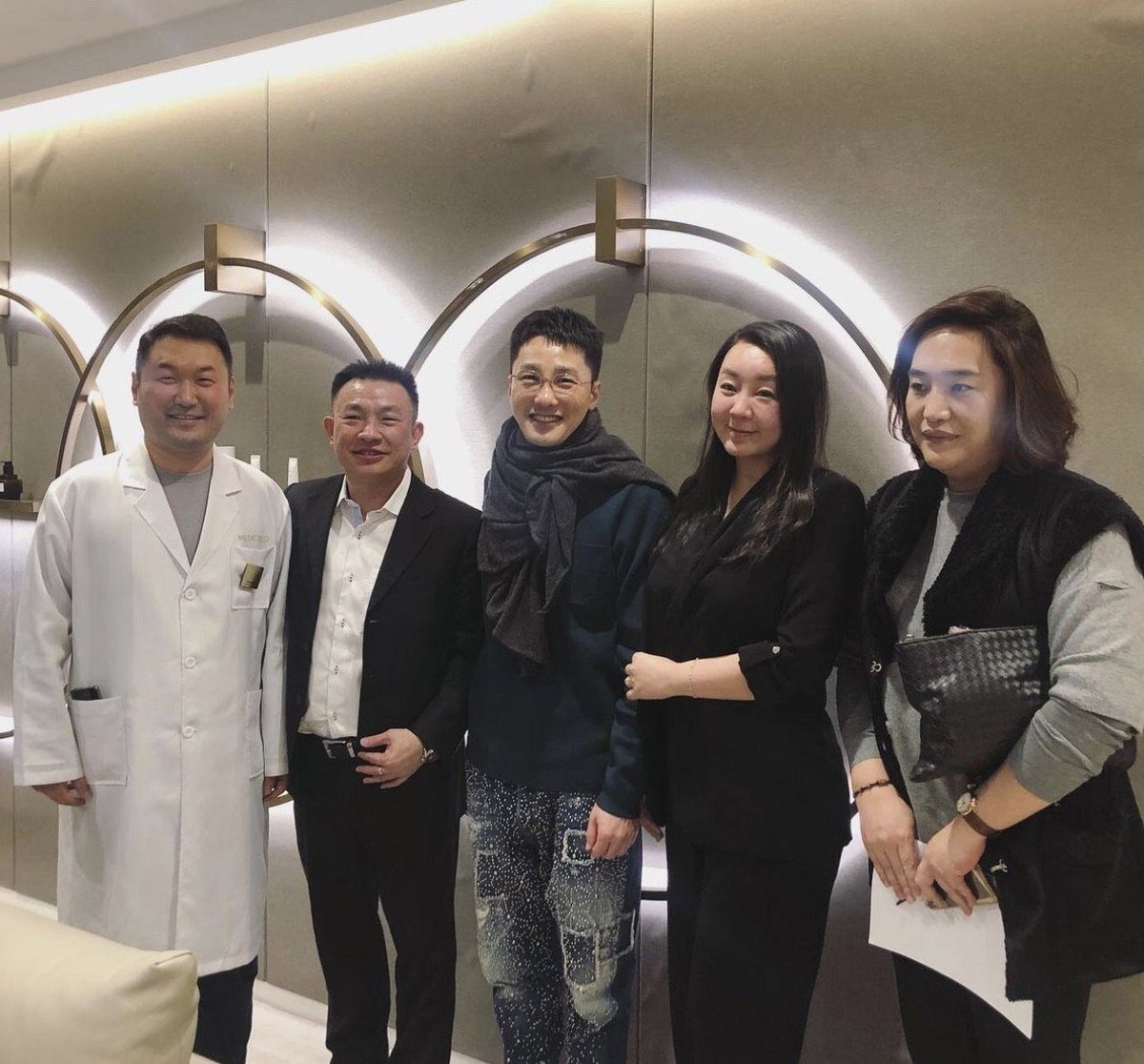 sheng_global's tweet photo. ShengWorld is glad to announce partnership agreements with major industry players in the medical and wellness space. Check out the pictures attached to see our founder Adrian Wong meeting with leadership teams of partners. 
#ShengWorld #IEO #crypto #ProbitIEO #Probitieo https://t.co/OrQieiqtTP