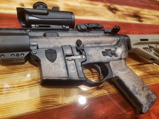 GunSkins's tweet photo. With GunSkins, you can keep customizing an already custom gun. Check out the magwell on this customer install! https://t.co/Lwqdign73J
.
.
.
#gunskins #ar15 #darkearth #battleworn #distressedgun #customar15 #customgun #ar15custom #ar15rifle https://t.co/C7MbShHGCj
