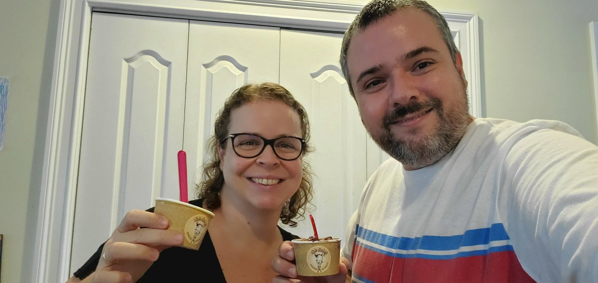 fernandarocco3's tweet photo. Thank you @cayintschool for the delicious teacher appreciation day treat!  #CISinspires https://t.co/UGnyCIp4J4