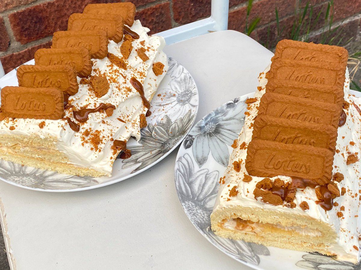rakena_97's tweet image. Attempted @dripbakery cake, couldn’t find biscoff spread in any shops so made my own and it turned out pretty well👌🏾👌🏾