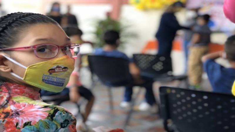 ConElMazoDando's tweet photo. Fundación Regional Niño Simón entregó 34 pares de lentes  en Monagas https://t.co/xTiyIKxMzV  #FuriaBolivarianaImbatible #Mazo300ConChávezPorSiempre https://t.co/fHvgyYKcvw