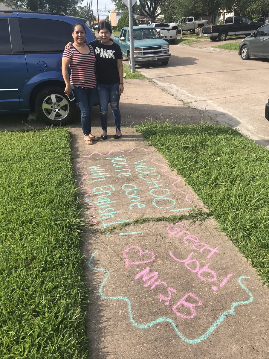 MrsJenBarnhart's tweet photo. Hitting the streets to congratulate some of my students for finishing their English coursework! @TexanTagTeam @SamRayburn_HS https://t.co/q7ywK46Ibm